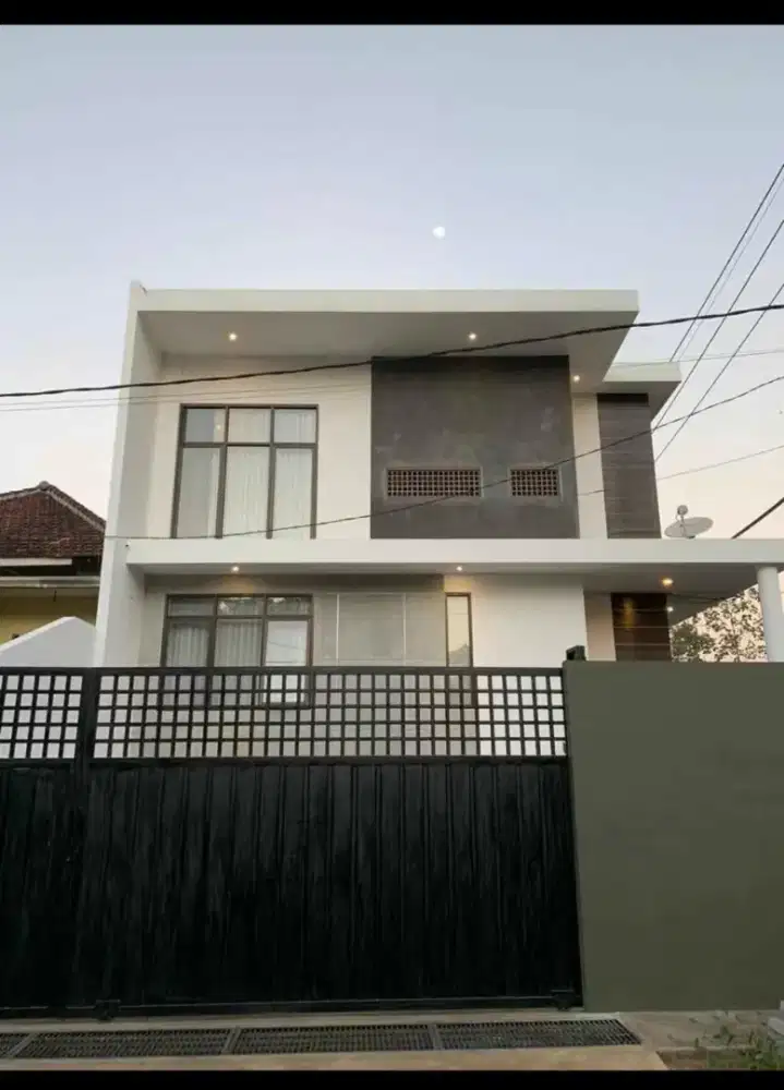 RUMAH ( HOOK ( SEMI FURNISHED ) KONSEP INDUSTRIAL