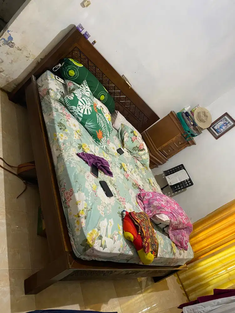 Dipan jati ukuran 180x200 free bedsite table
