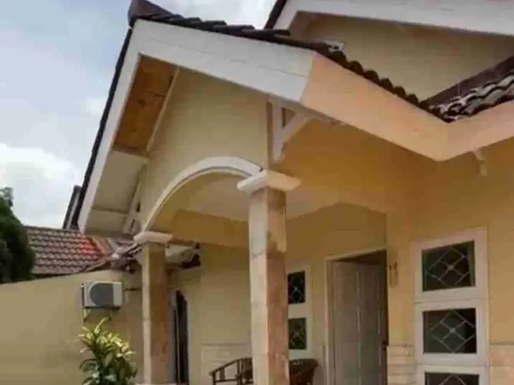 Disewa Rumah 2 Lantai Griya Loka BSD bisa untuk usaha