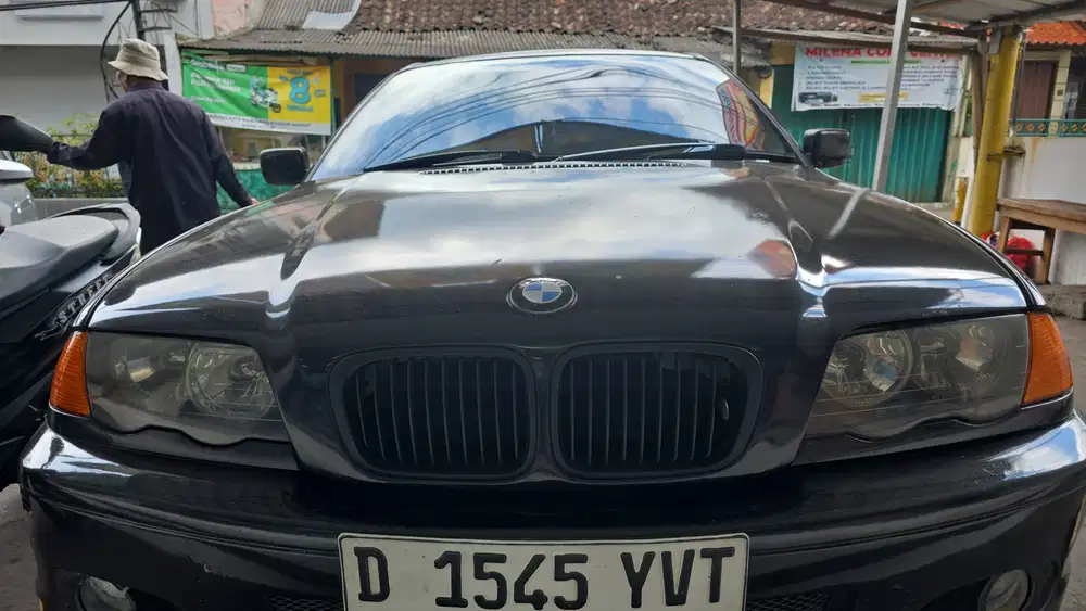 BMW 318i 2000 Bensin