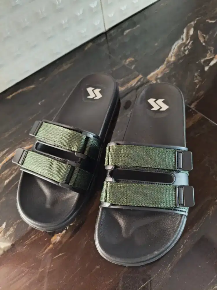 Sandal speed size 43 kaki lurus