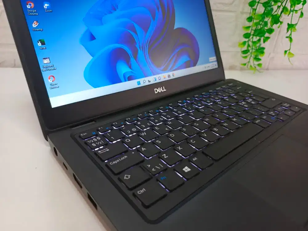 Laptop DELL Latitude 5290 Core i5-7300U RAM 8GB SSD 256GB Spek Kenceng