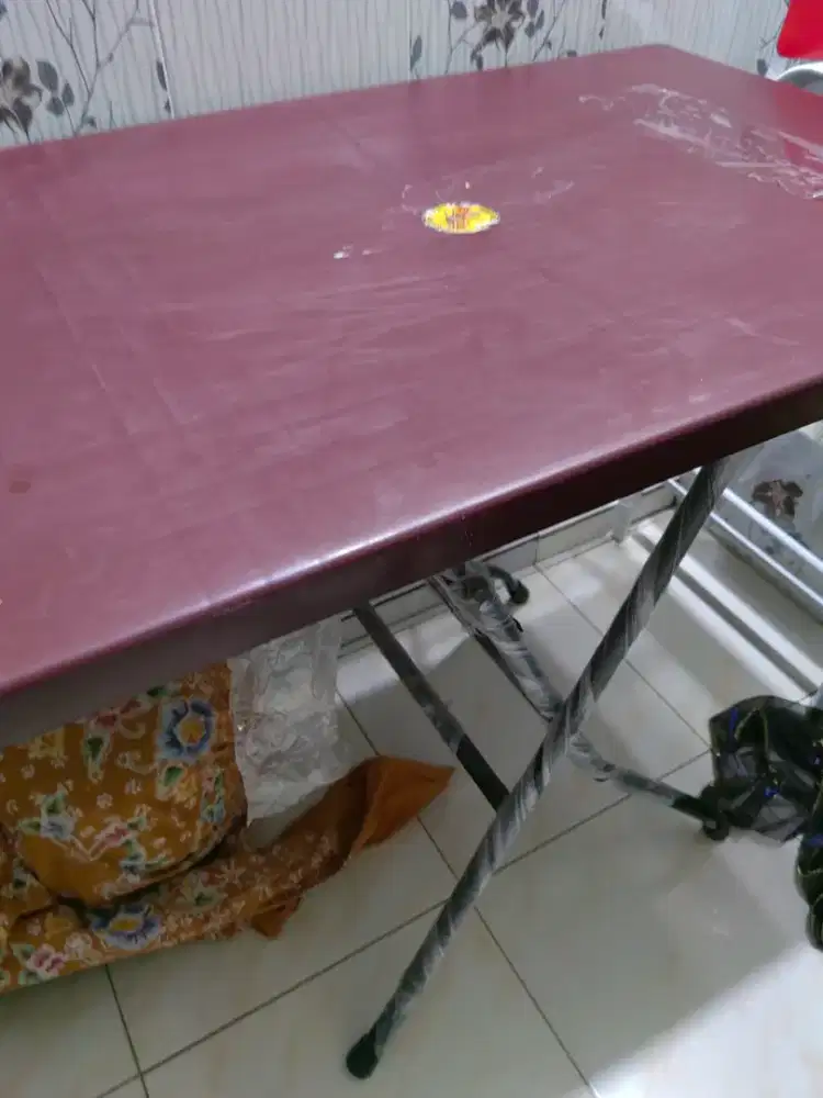 Kursi dan meja lipat plastik