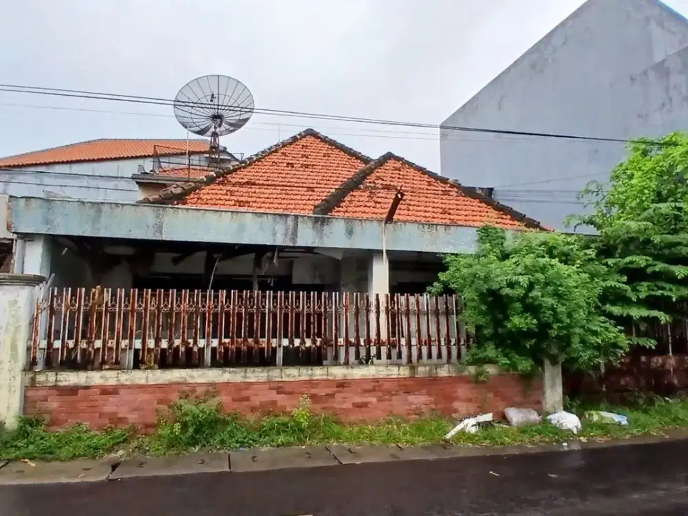 BISA UNTUK USAHA RUMAH LAMA HITUNG TANAH AJA DEKAT PLAZA KAPAS KRAMPUNG & RAYA KENJERAN