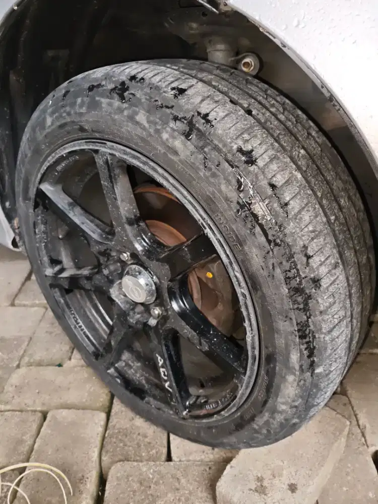 Velg R16 Lebar belakang