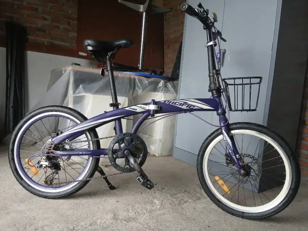 Sepeda lipat pasific