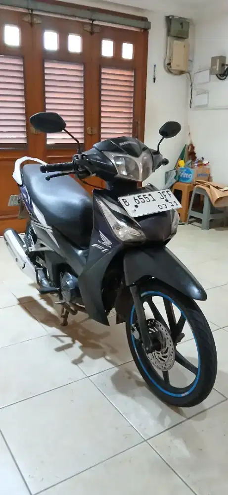 Honda Supra X Helm In 2015 km 43rb kondisi terawat dan siap pakai