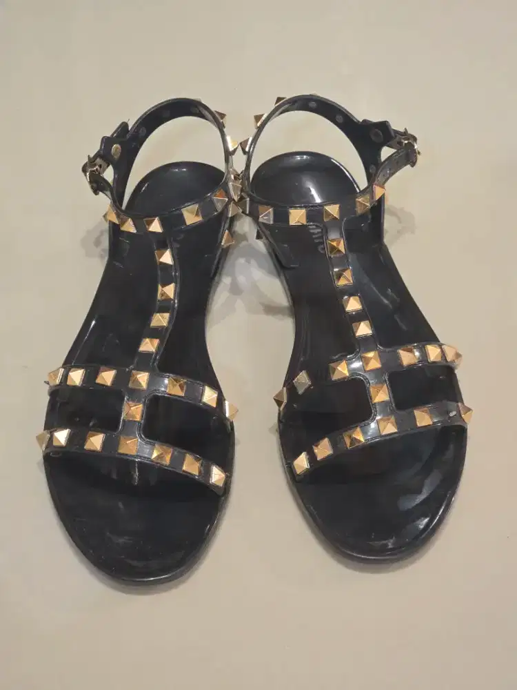 Staccato sepatu sandal wanita