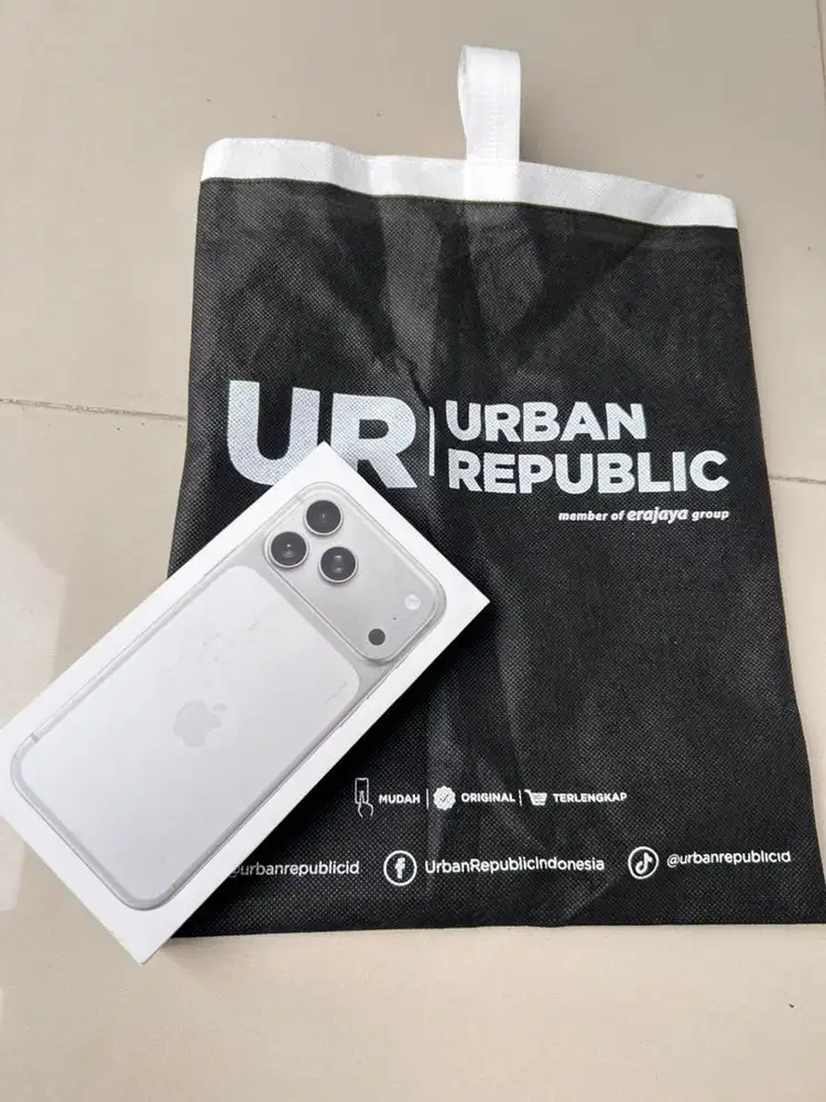 Iphone 17 pro max 512 silver masih segel garansi resmi