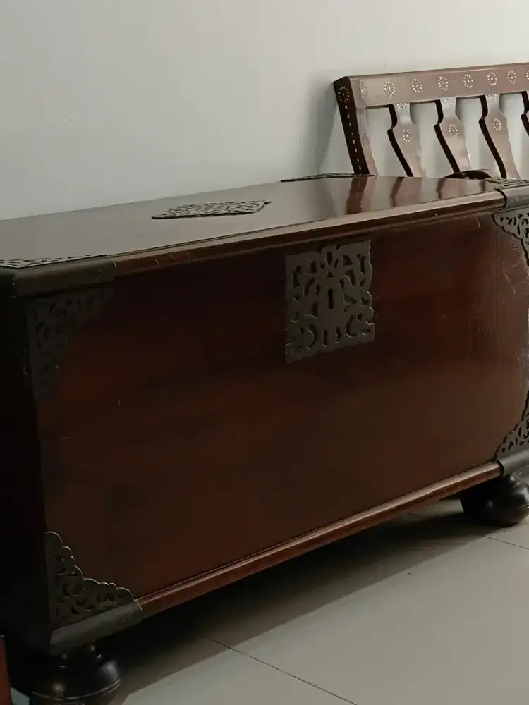 Old Wood Jati. Antiques collection