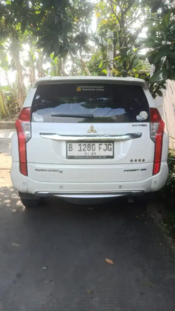 Pajero sport 2018 putih