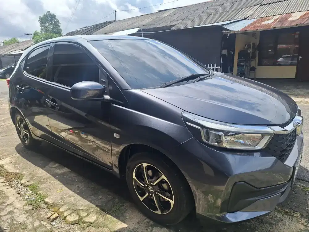 Dijual mobil HONDA BRIO E CVT