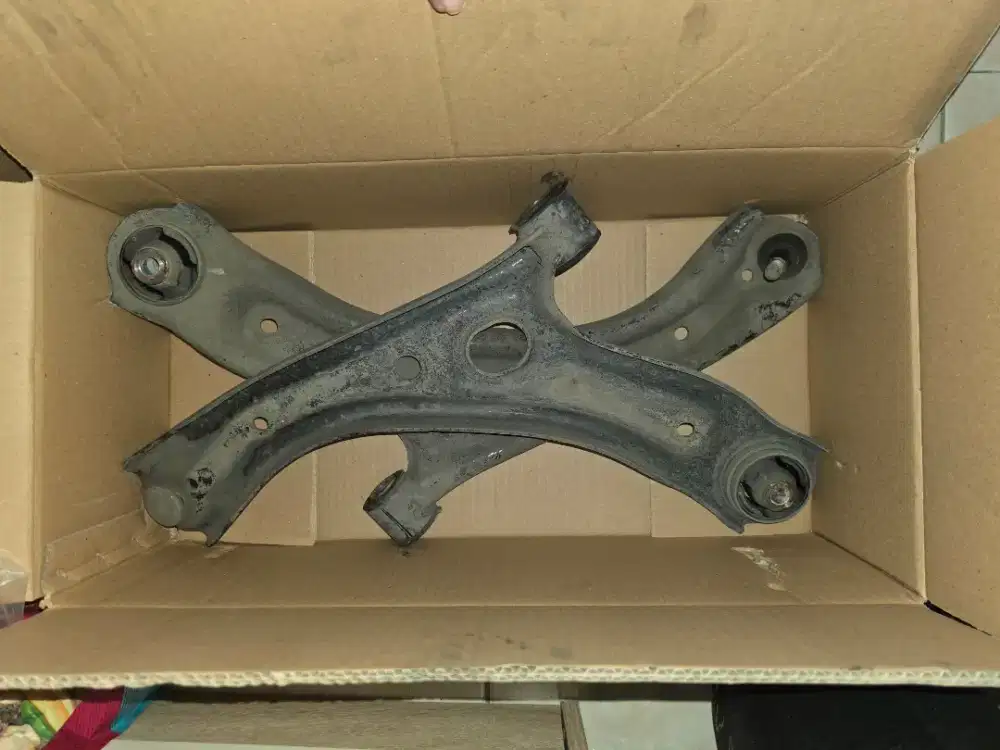 Lower arm kanan kiri