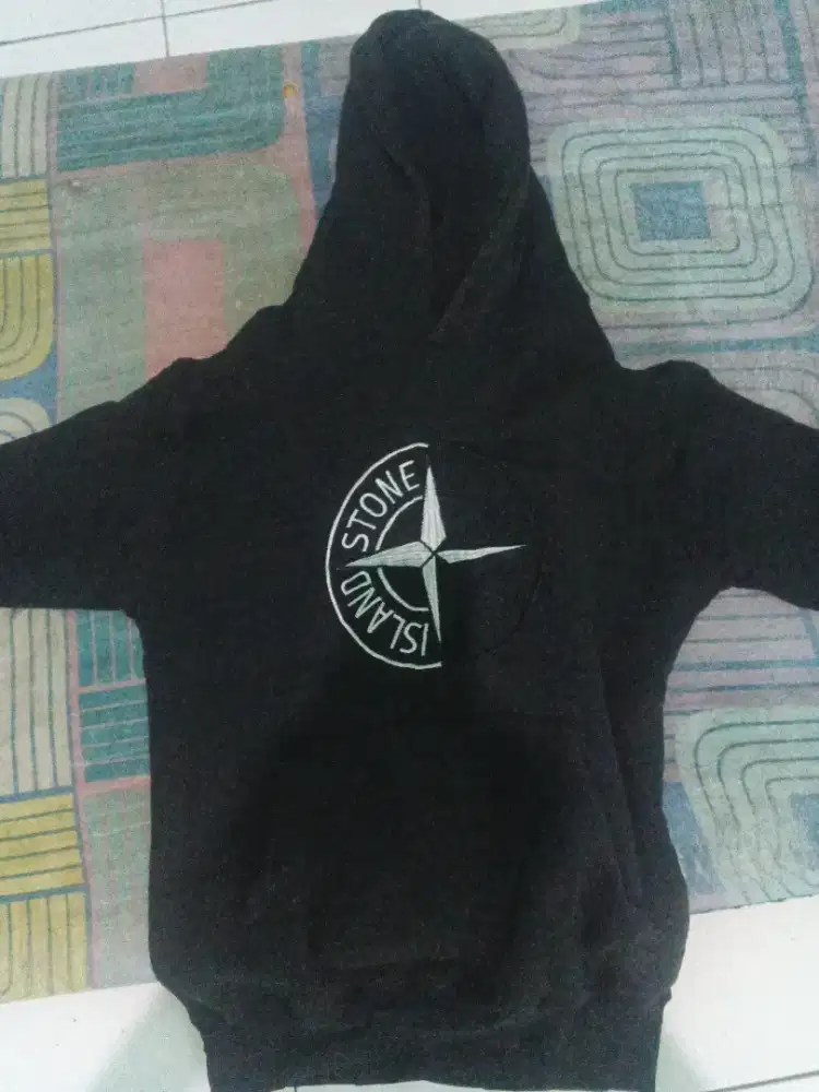 Jaket hitam pria