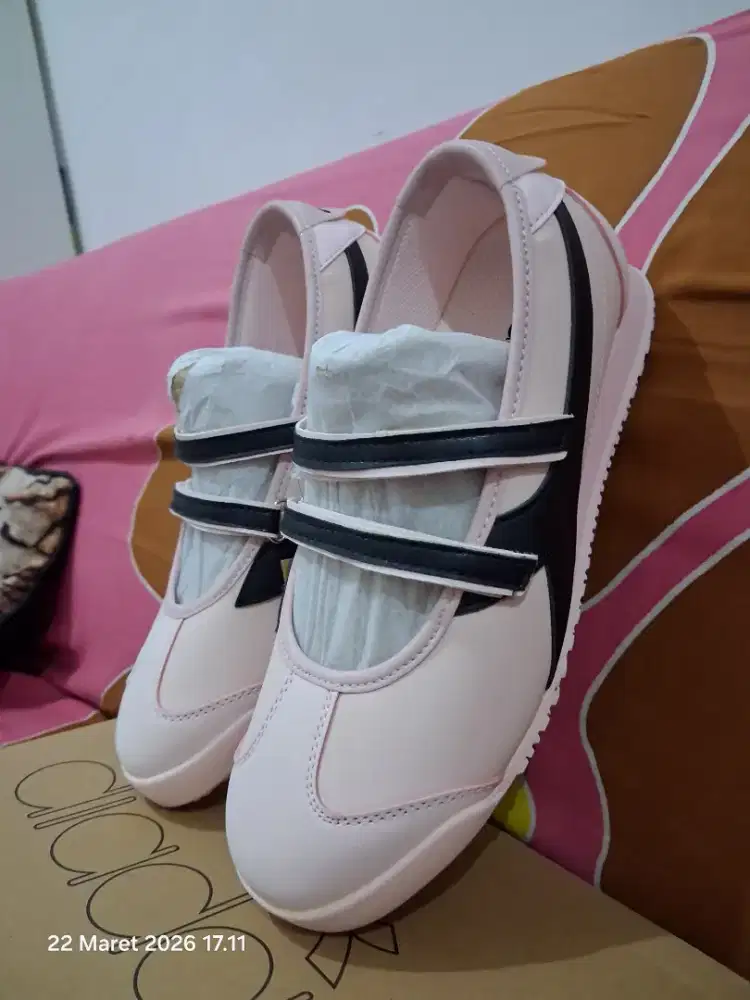 Sale...Diadora Pristella Pink
Size 39