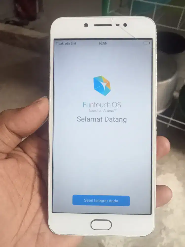 Jual hp Vivo kondisi seperti di foto minta di soufwear sm layar retak