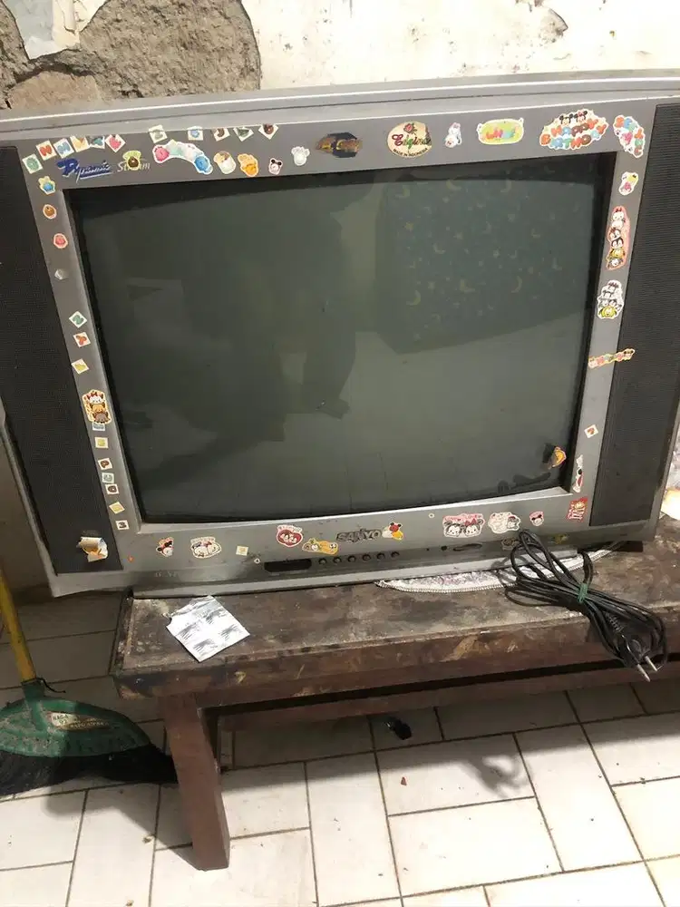 Sanyo tabung 22 inchi