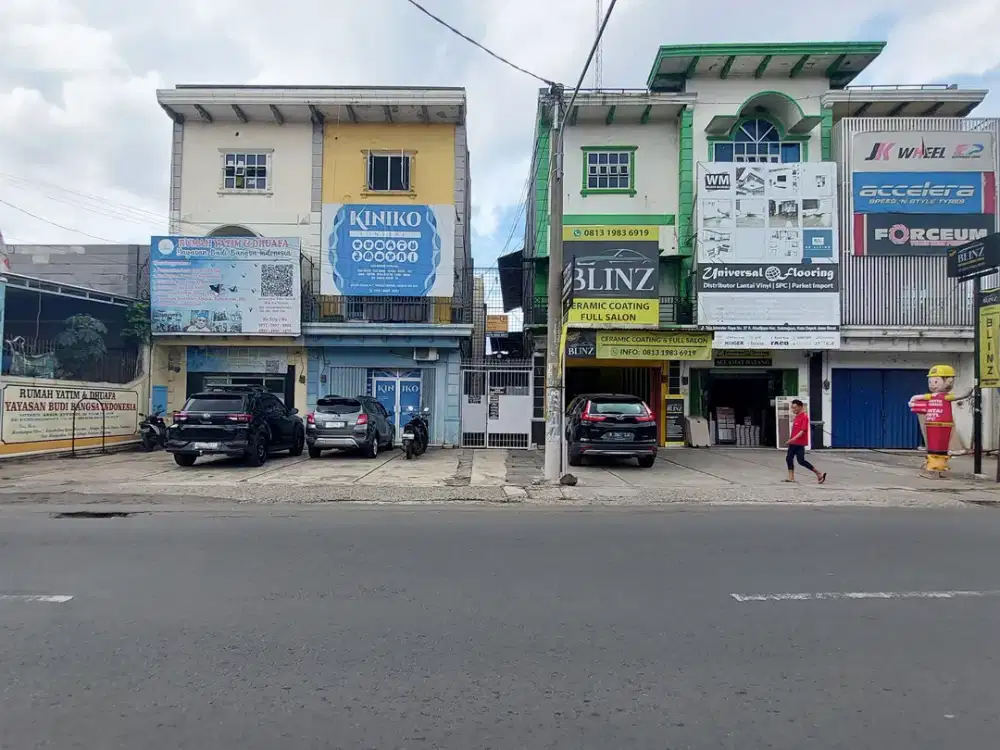 Kos2an Ramai dan Strategis pinggir jalan raya tole iskandar Depok