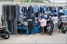 Dicari karyawan dan karyawati untuk jaga stand baju