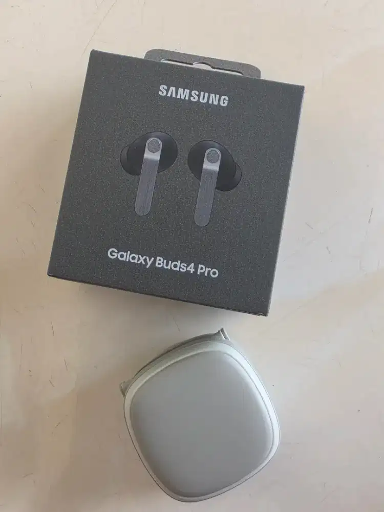 Samsung Buds 4 Pro Like New