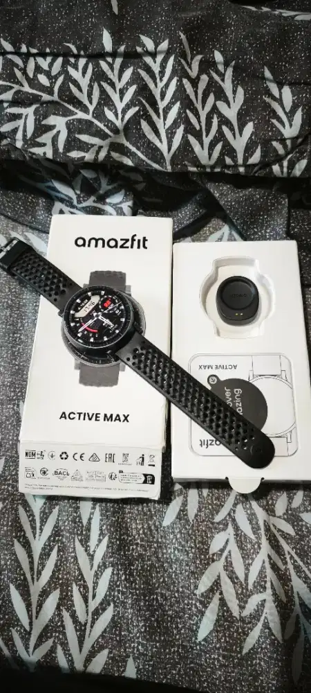 Smartwatch / Jam tangan -- Amazfit Active Max like new
