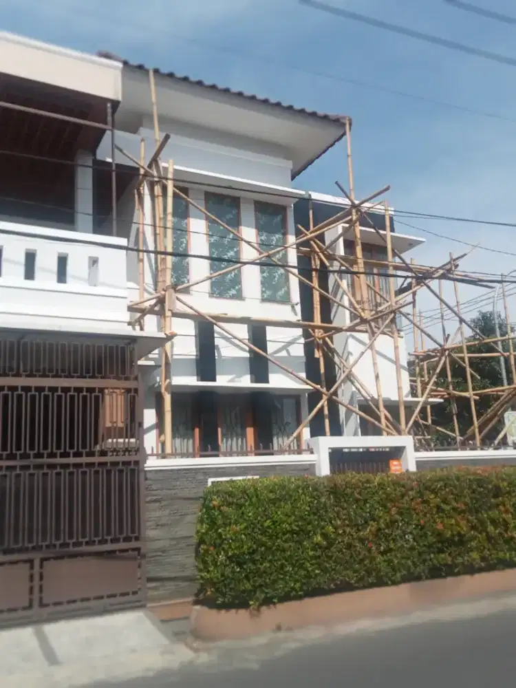 Tukang  harian  dan borongan