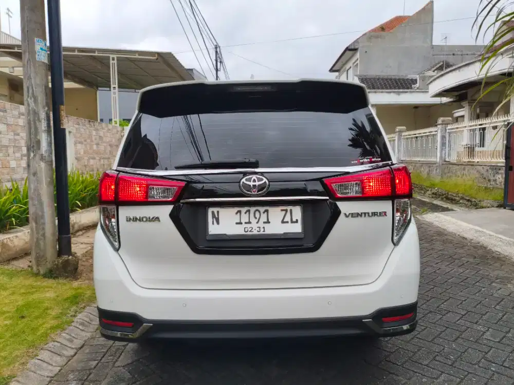 Km 25rb Innova Venturer Diesel Matic 2021 simpanan ANTIK di Malang