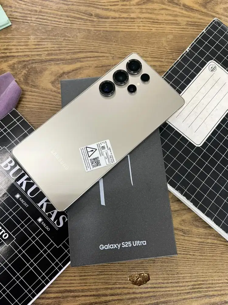 Samsung galaxy S25 ultra  12/512
