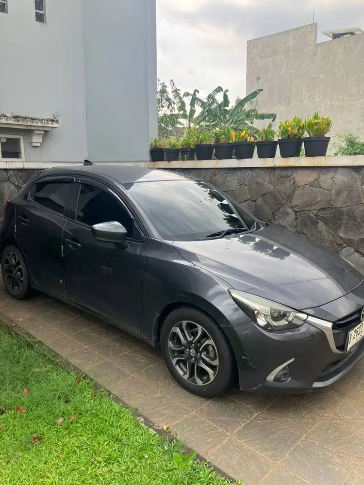 Mazda 2 2017 Abu - Abu Tua Metalik