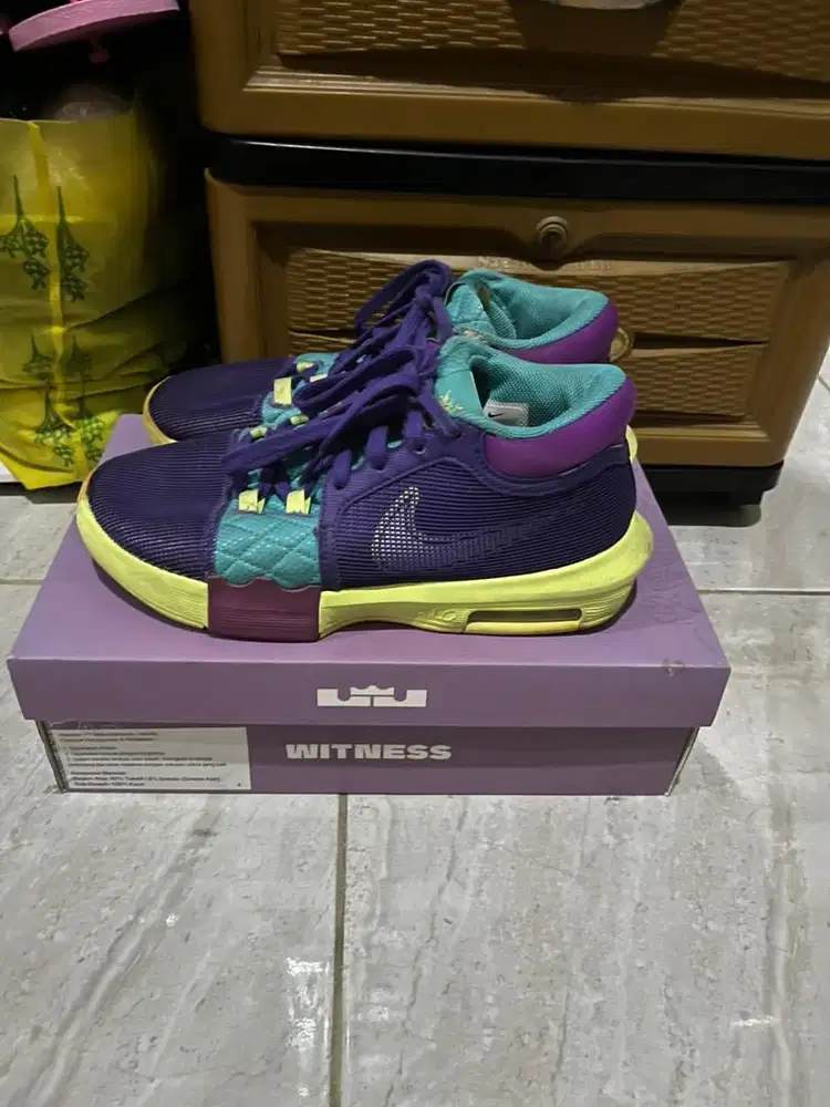 sepatu basket nike lebron withnes VIII EP