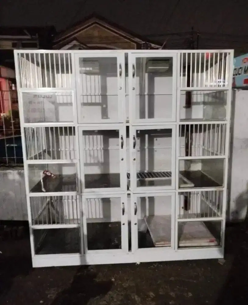 Kandang kucing premium bahan kaca alumunium,