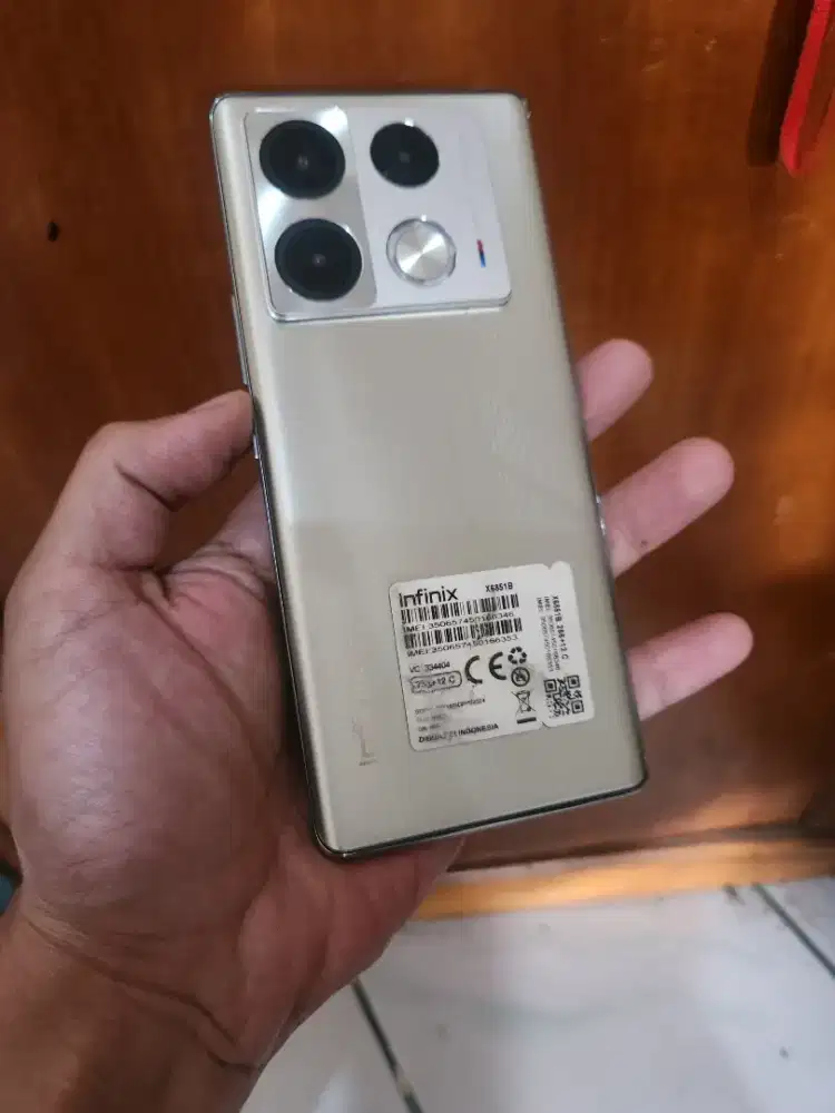 Infinix note 40 pro plus 5g 12/256 garansi agustus 2026