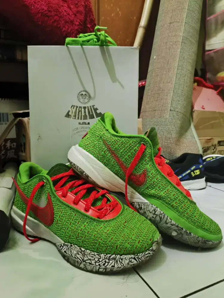 NIKE LEBRON 20 Christmas Ep Green Apple