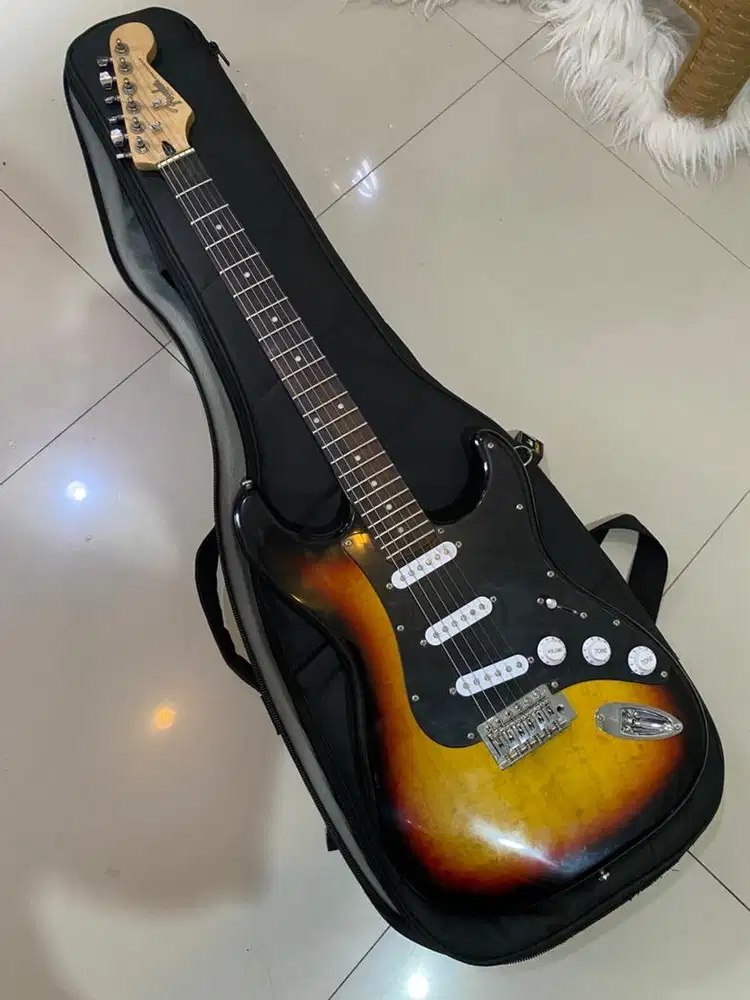 Gitar listrik Fender stratocaster
