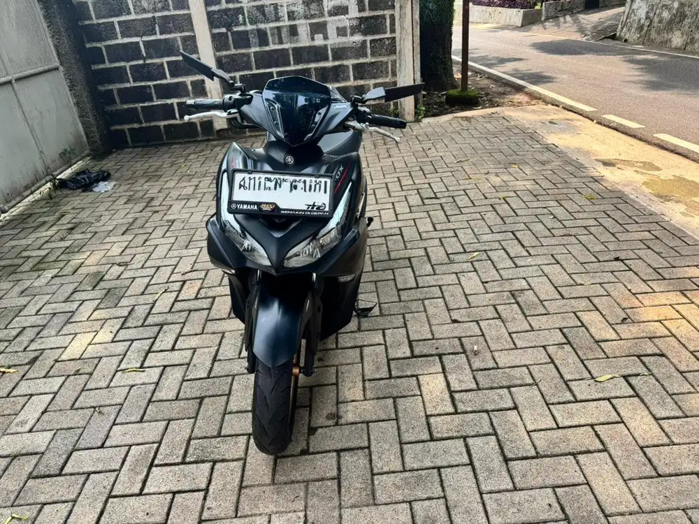 YAMAHA AEROX ABS CONNECTED 2024 BLACK LIMITED EDITION