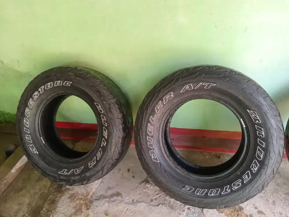 Ban Mobil Bridgestone 265/70 Ring 16