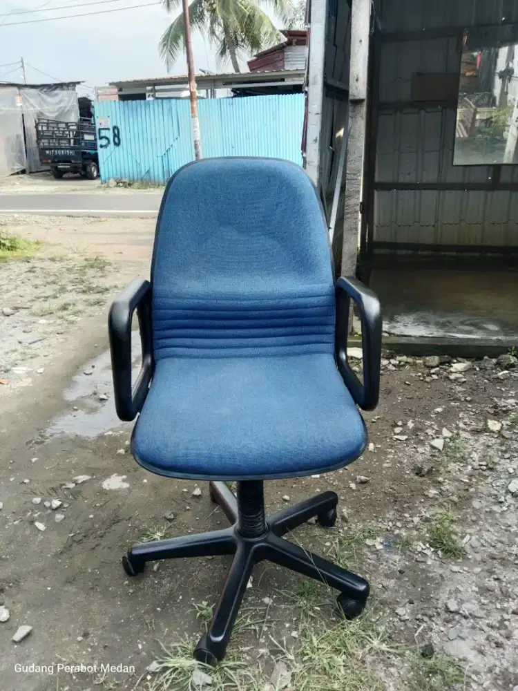 Kursi Kantor Manager Bekas