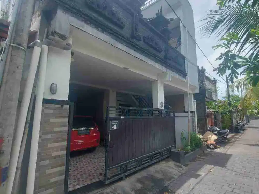 Di jual rumah murah 2 lantai SHM lokasi strategis pusat kota Denpasar Barat