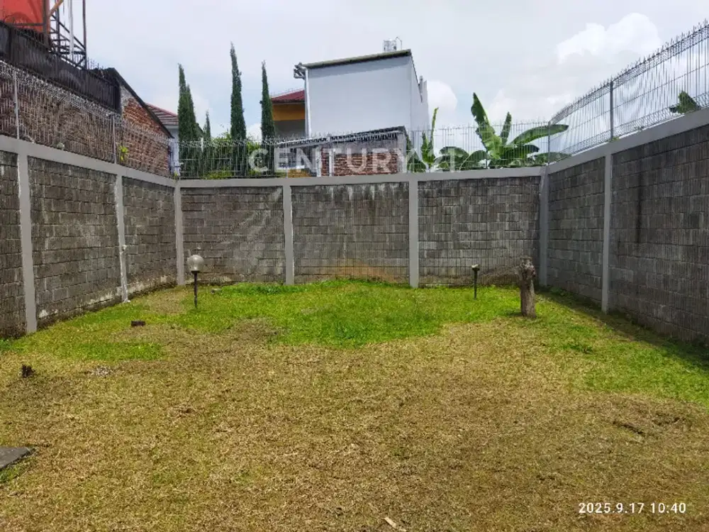 Rumah Terawat Setiabudi Regency Modern Minimalis