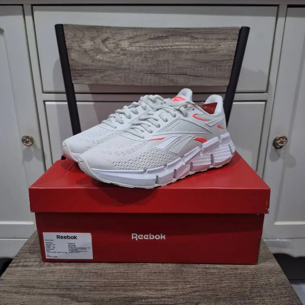 Sepatu REEBOK - REE Zig Dynamica 6 Women (A/W) Original White