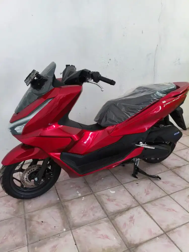 HONDA PCX 160 CBS MERAH