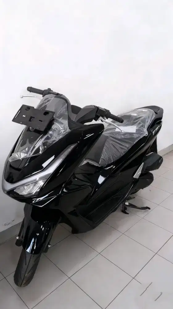 HONDA PCX 160 CBS HITAM