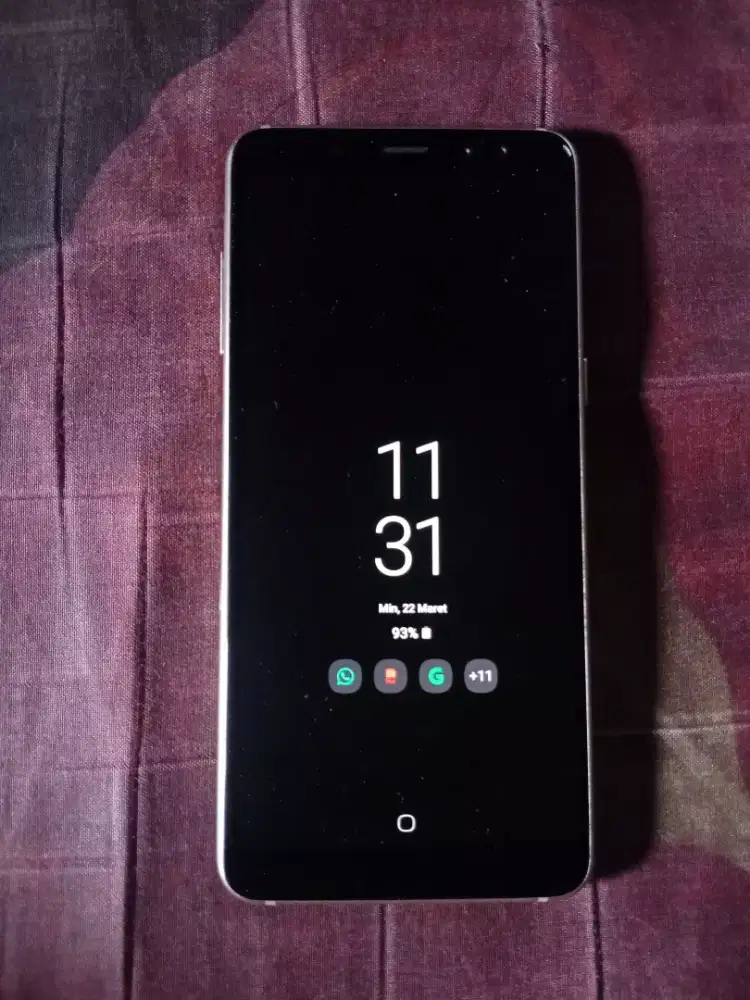 Samsung Galaxy A8 2018 Gold 4/32 GB Mulus Layak Pakai Unit dan Charger