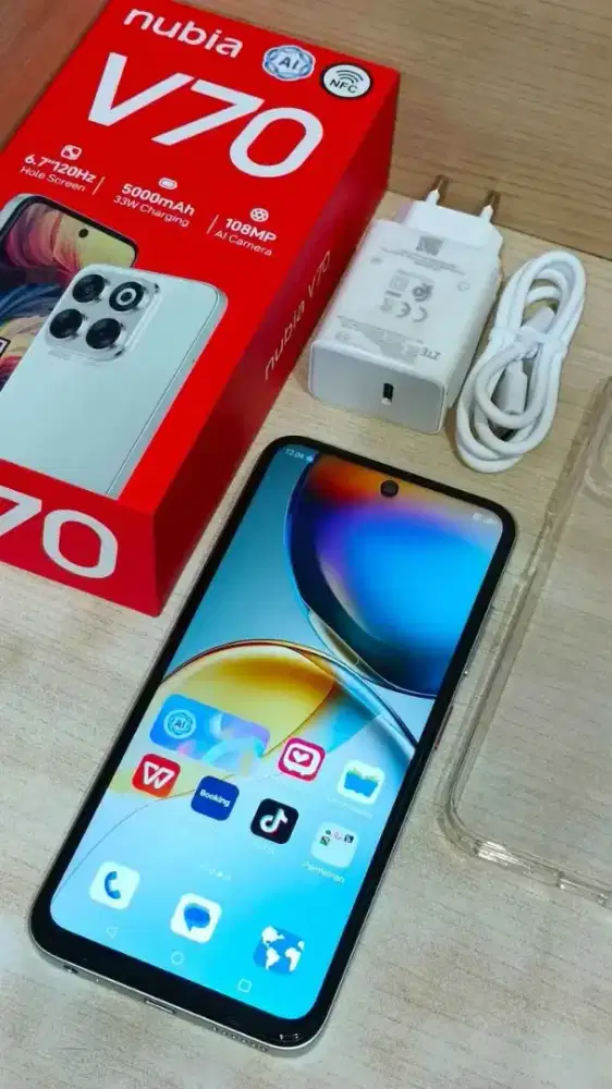 Nubia V70 NFC (20/256 GB)