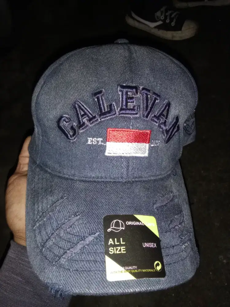 Topi original baru