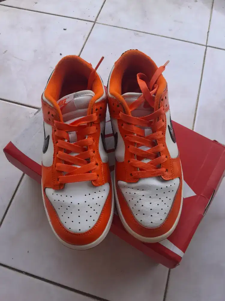 Nike Dunk Low ESS size 38 Orange Nike Dunk Wanita /cewe 100% Authentic