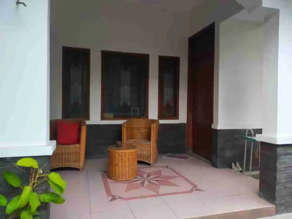 Rumah di Jalan Utama Talaga Bodas Burangrang Bandung