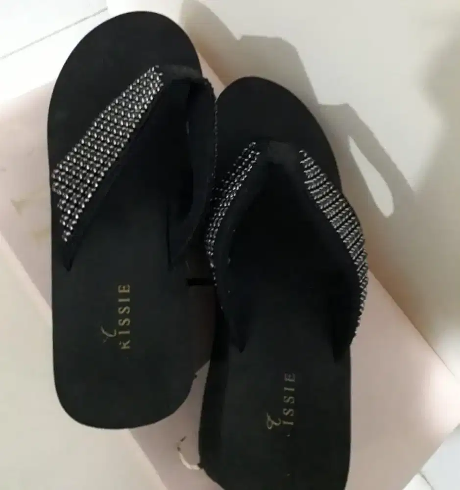 Sandal selop chrisle