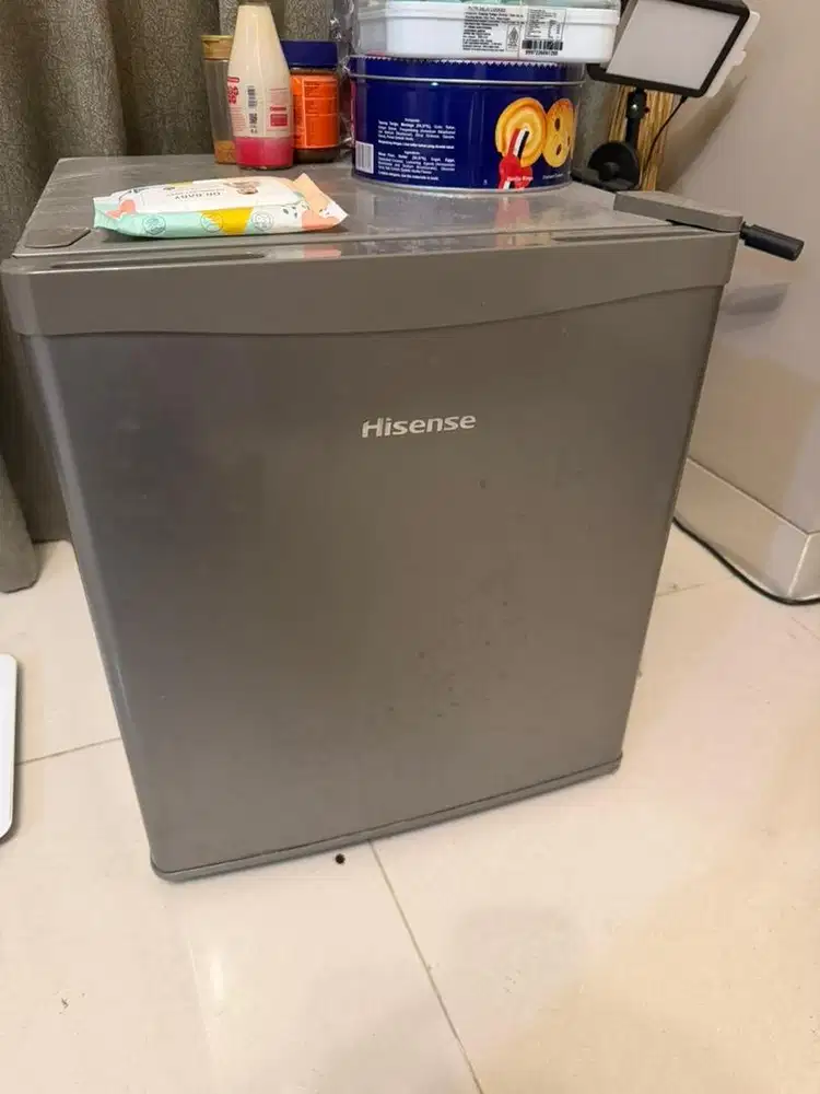 Dijual kulkas mini merk sesuai gambar