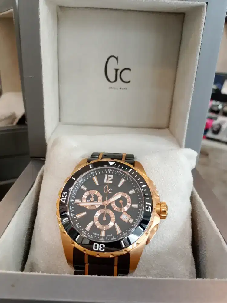 Guess jam tangan pria